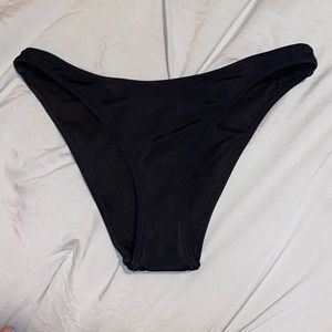 NWOT Pacsun black cheeky bikini bottoms